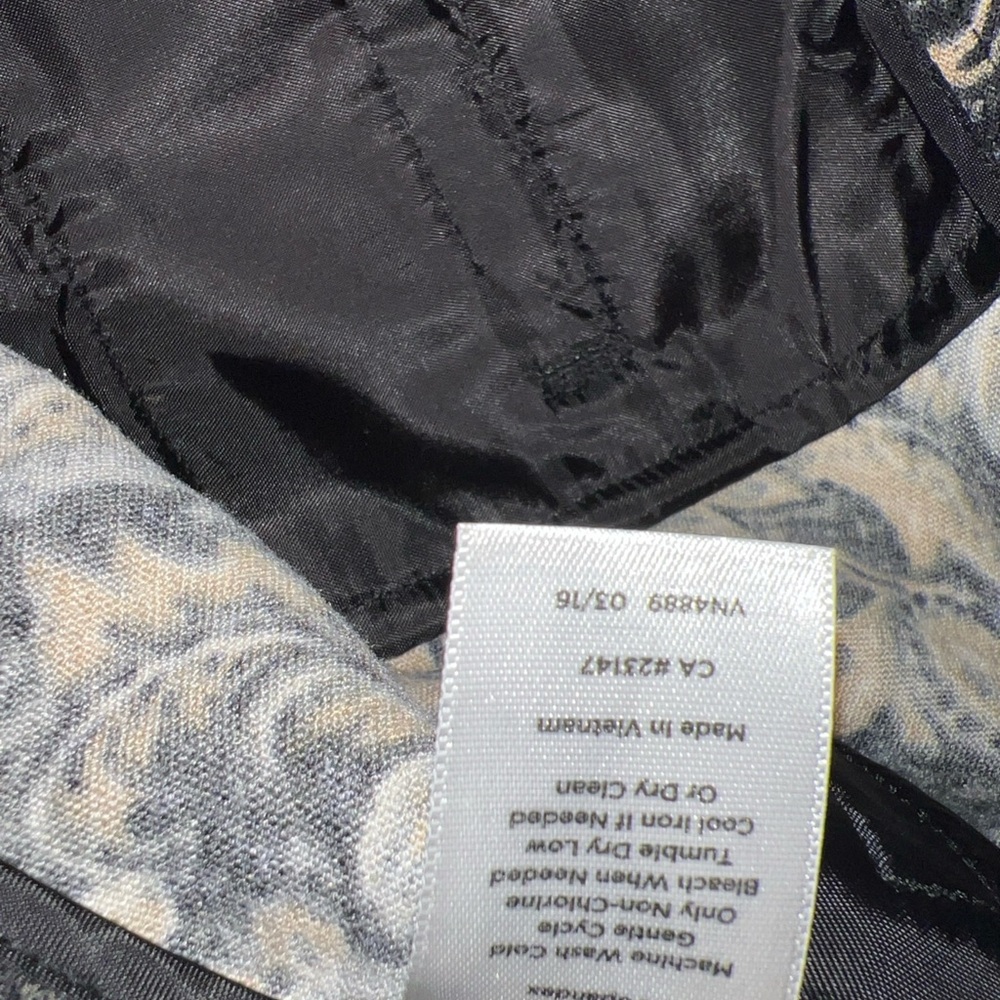 Talbots Paisley Capris - Black and Cream - Picture 8 of 11